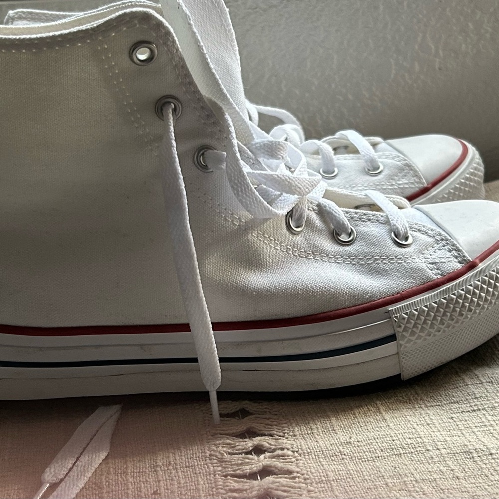 Converse platform High-Top Sneakers with Red and Blue Accents
